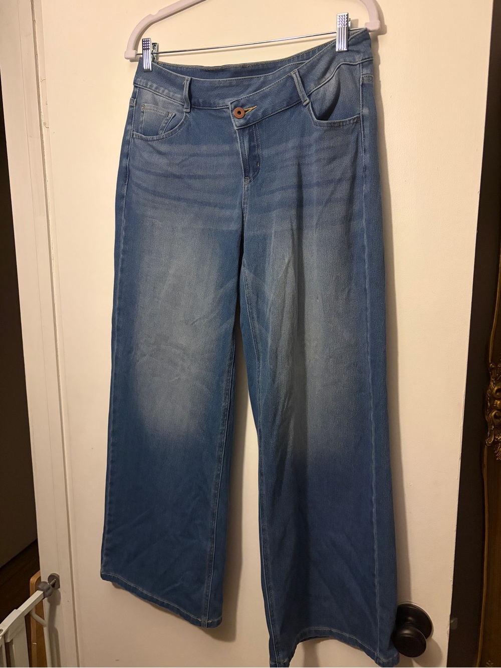 HALARA Faded Light Blue Wide-Leg Jeans